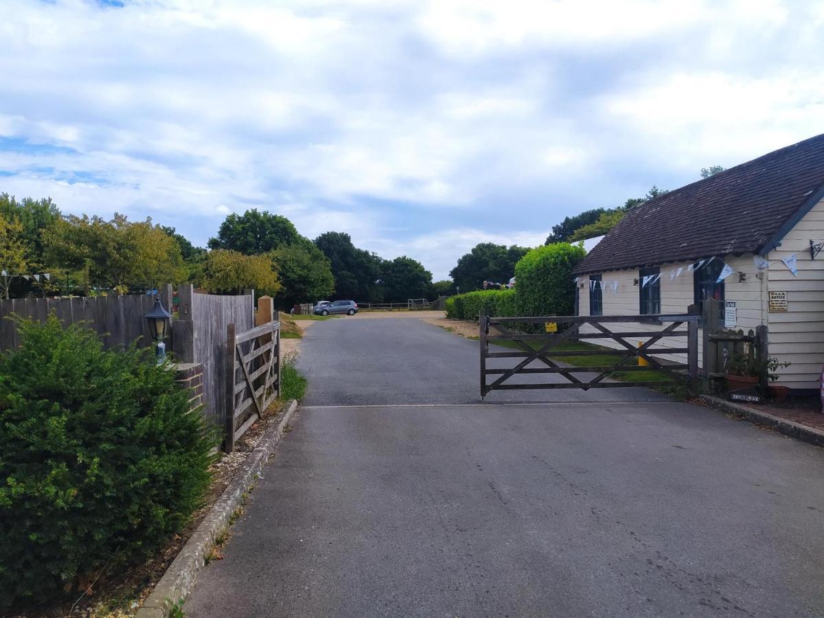 Fletching Garden Flat At The Infamous Piltdown Man Pub 아파트 외부 사진